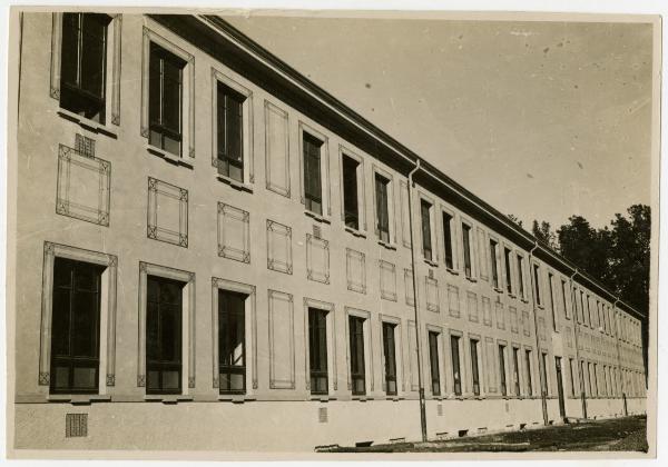 Milano - Via Quadronno - Scuola elementare (ora scuola primaria Porta-Agnesi, sede I.C.S. Vi della Commenda)