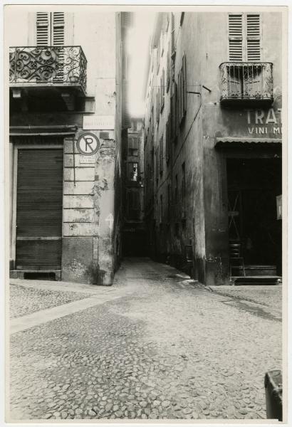 Milano - Via Bottonuto - Vicolo delle Quaglie