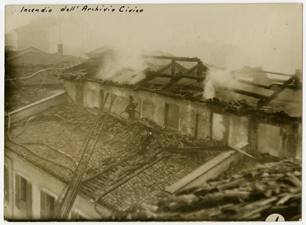 Milano - via della Signora 7 - Palazzo Trivulzio - Archivio civico - incendio