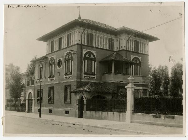 Milano - Via Monferrato 10 - palazzina