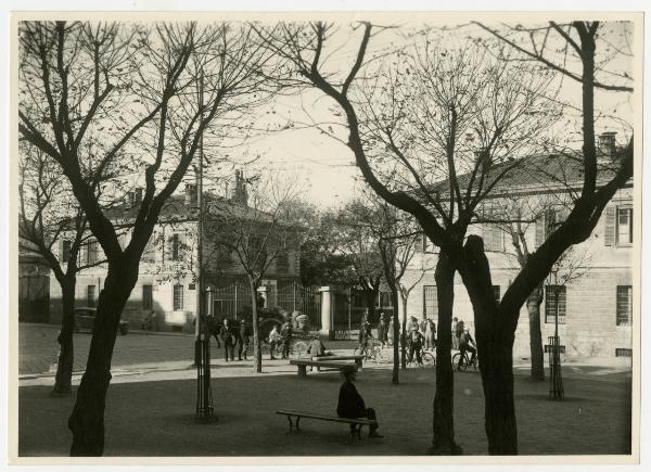 Milano - Piazza S. Agostino (vecchia piazza Macello) - Ingresso vecchio macello