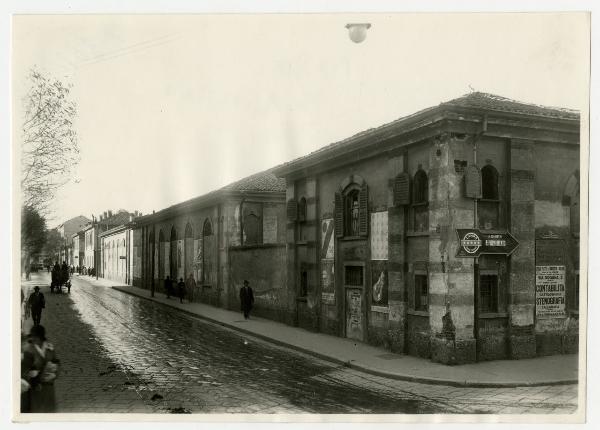 Milano - Piazza S. Agostino (vecchia piazza Macello) - Via Olona - Ingresso vecchio macello