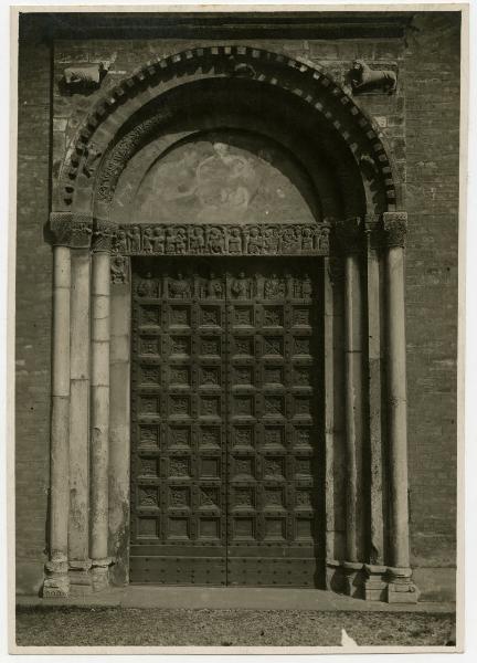 Milano - chiesa di San Celso - portale