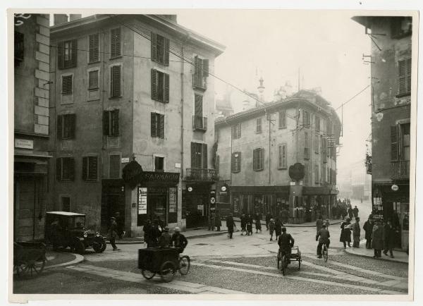 Milano - Piazza S. Stefano - Via Bergamini - Via S. Antonio - Via Larga - Via S. Clemente