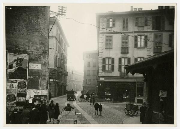 Milano - Piazza S. Stefano - Via Laghetto - Via Ospedale - Ospedale Maggiore - mercato