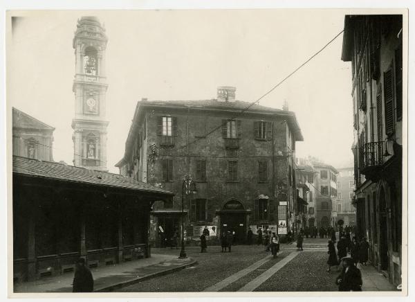 Milano - Piazza S. Stefano - Basilica di Santo Stefano Maggiore - mercato