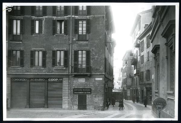 Milano - Piazza Fontana - Via San Clemente