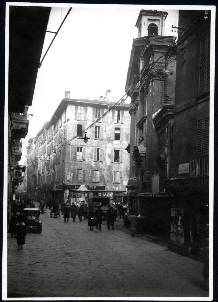 Milano - via Tre alberghi (oggi scomparsa) - Chiesa di S. Giovanni in Laterano