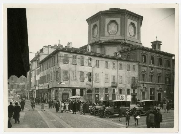 Milano - Piazza S. Stefano - San Bernardino alle ossa