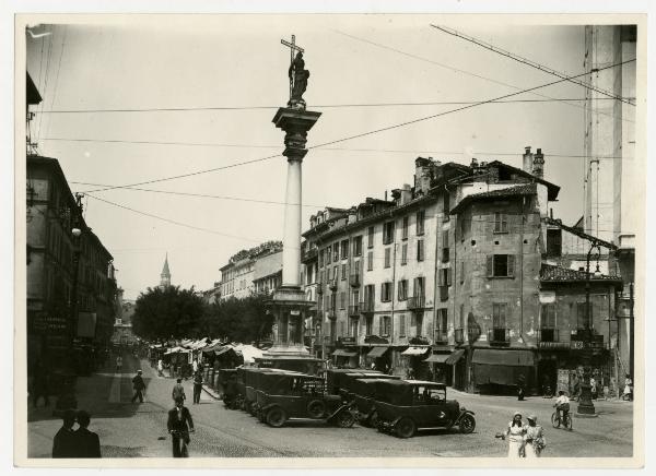 Milano - via Verziere - mercato