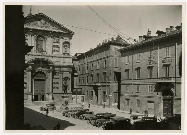 Milano - Piazza San Fedele - Statua Manzoni - Albergo Bella