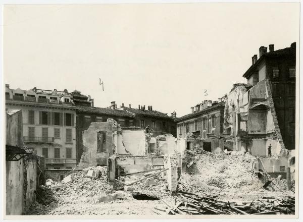 Milano - S. Vittore a Teatro - demolizioni