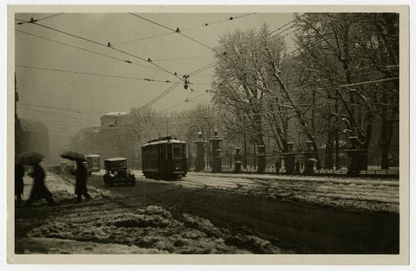 Milano - Corso Venezia - neve - automobili - tram