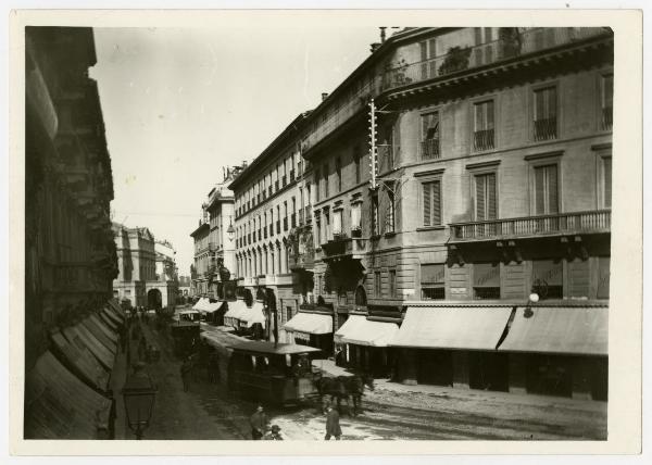 Milano - via S. Margherita angolo via Carlo Alberto - Albergo Regina - Teatro alla Scala - omnibus a cavalli