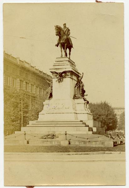 Milano - Monumento a Giuseppe Garibaldi