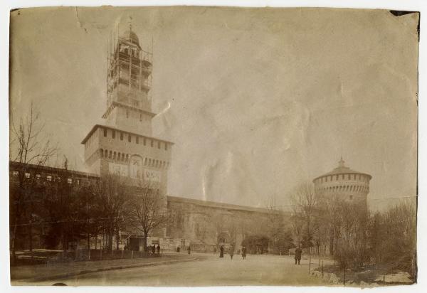 Milano - Veduta animata -  Piazza Castello - Castello Sforzesco - Torre del Filarete