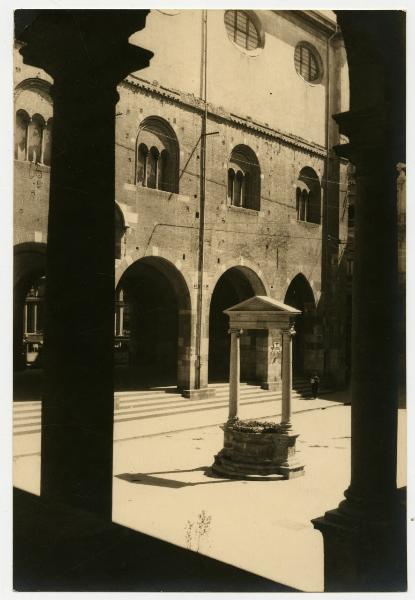 Milano - Piazza dei Mercanti