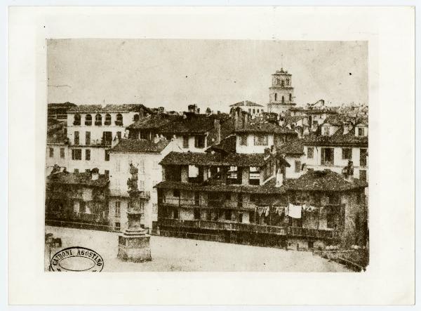 Milano - Piazza Vetra - statua di San Lazzaro - torre di Palazzo Stampa di Soncino - baracche dei conciatori di pellame