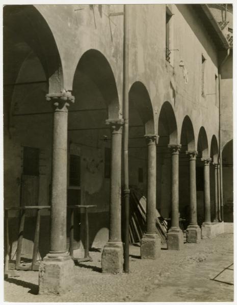 Portico di villa suburbana ignota (Cascina Molinazzo?).