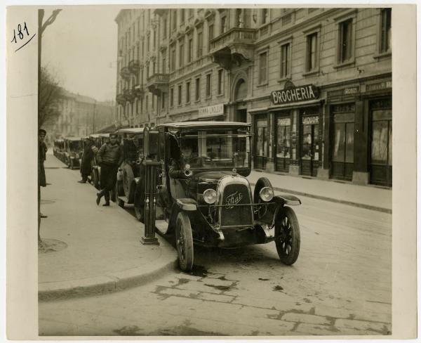 Taxi - Milano - 1930