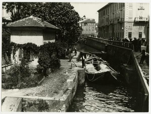 Milano - via Senato - Conca del Naviglio