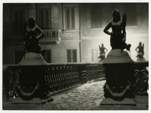 Milano - via S. Damiano - ponte delle Sirenette - neve - notte