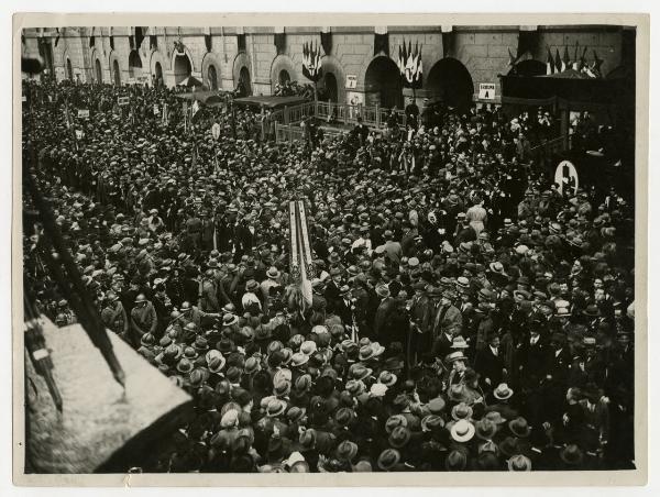 Mussolini, Benito - Visita a Milano - 1930