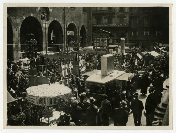 Milano - Piazza Mercanti