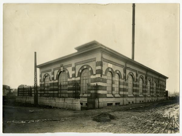 Milano - Via Cenisio - Impianto dell'acqua potabile