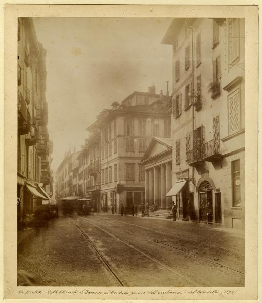 Milano - Via Broletto - Chiesa di San Tomaso in Terramara - Palazzi