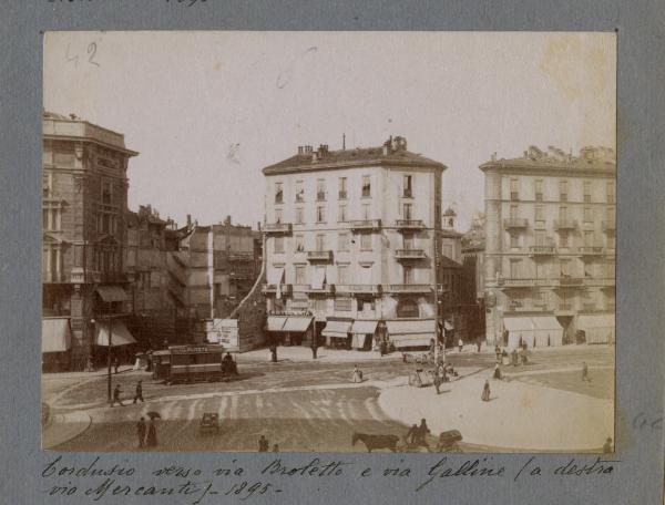 Milano - Piazza Cordusio - Via Broletto - Via Galline - Via Mercanti - Tramvia