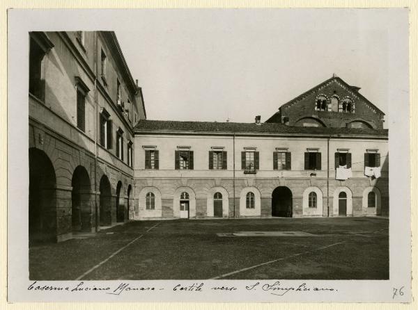 Milano - Via Ancona - Caserma Luciano Manara - Cortile - Chiesa di S. Simpliciano