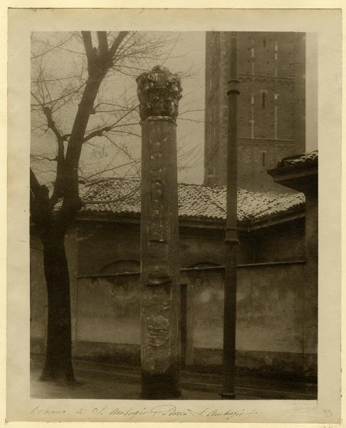 Milano - Piazza S. Ambrogio - Colonna del diavolo