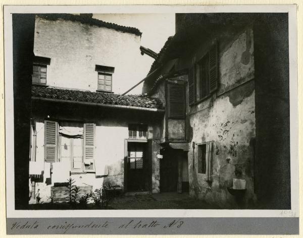 Milano - Piazza S. Ambrogio - Canonica - Edifici - Cortile interno