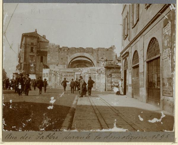 Milano - Pusterla dei Fabbri - Lavori di demolizione