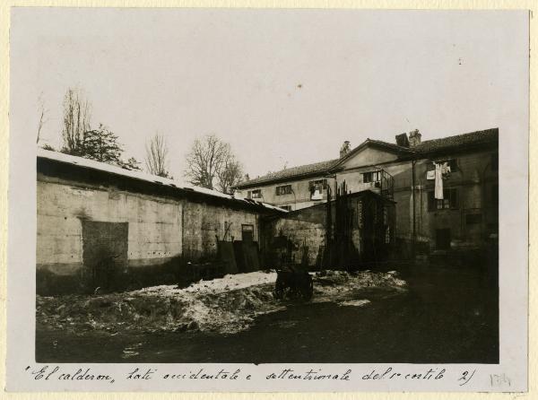 Milano - Via Cappuccini - "El Calderon" - Cortile