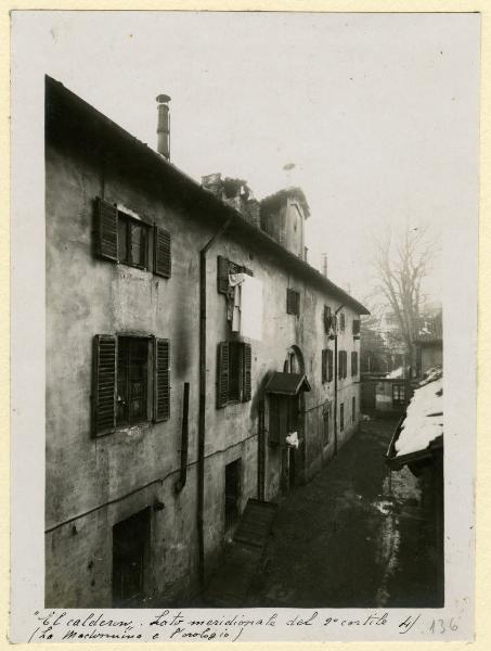 Milano - Via Cappuccini - "El Calderon" - Caseggiato - Orologio