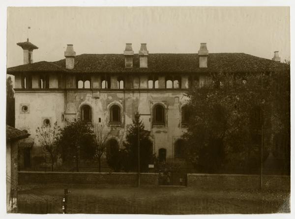 Milano - Bicocca degli Arcimboldi - facciata