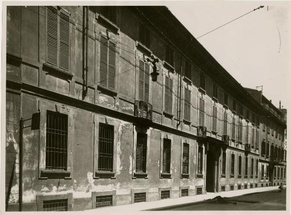 Milano - via Borgonuovo - Palazzo Perego di Cremnago