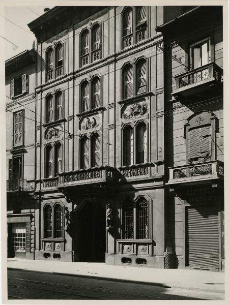 Milano - Corso di Porta Romana - Casa Bettoni - Casa dei Bersaglieri