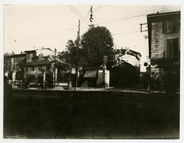 Milano - via Giosuè Carducci - incrocio via San Vittore