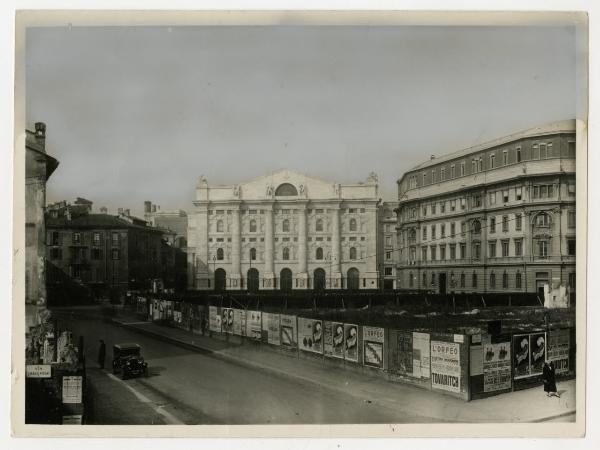 Milano - Veduta panoramica - Palazzo della Borsa - Palazzo Mezzanotte