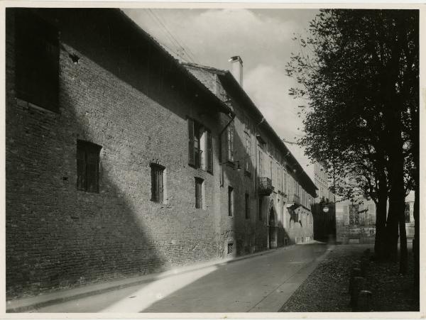 Milano - piazza Borromeo - Palazzo Borromeo - scorcio