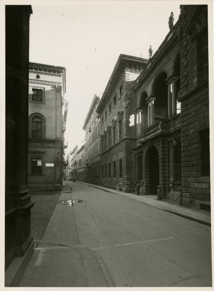 Milano - via Santo Spirito 10 - Palazzo Bagatti Valsecchi - facciata - scorcio