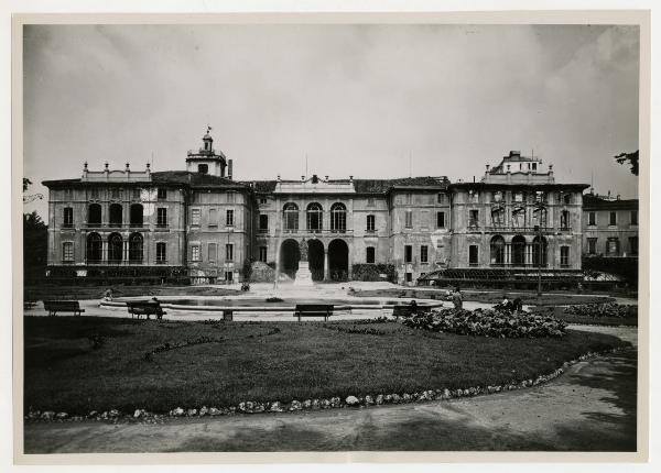 Milano - via Manin 2 - Palazzo Dugnani - facciata - giardino