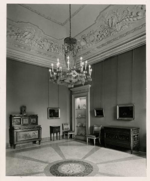 Milano - Via Palestro 16- Villa Reale (architetto Leopoldo Pollack)- interno- sala VI.