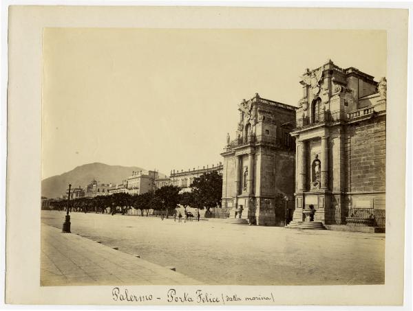 Palermo - Porta Felice - Veduta dalla Marina