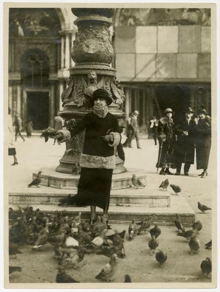 Ritratto femminile - Adulta - Venezia - Piazza San Marco