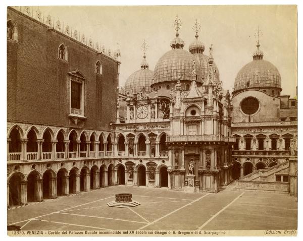 Venezia - Palazzo Ducale - Cortile