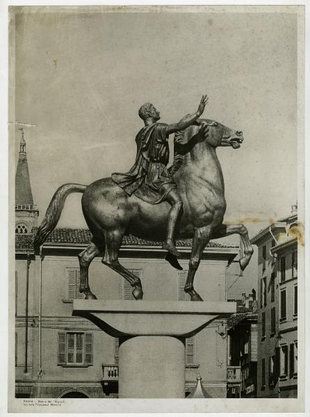 Scultura - Bronzo - Regisole - 1937 - Francesco Messina - Pavia - Piazza del Duomo